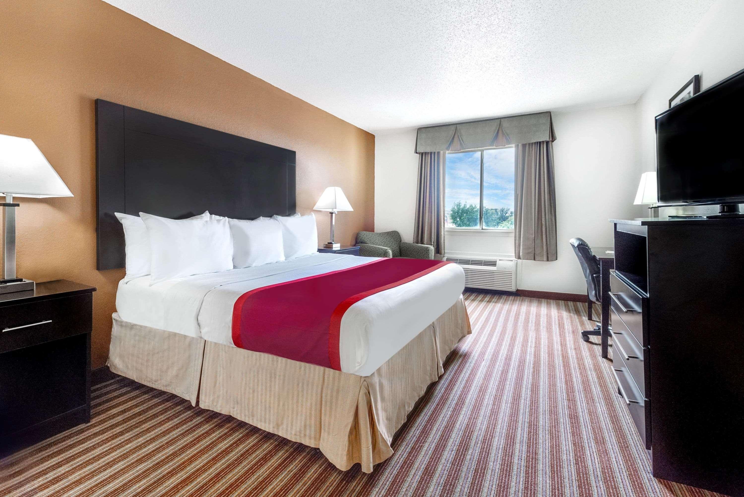 Days Inn & Suites By Wyndham Dallas Eksteriør bilde